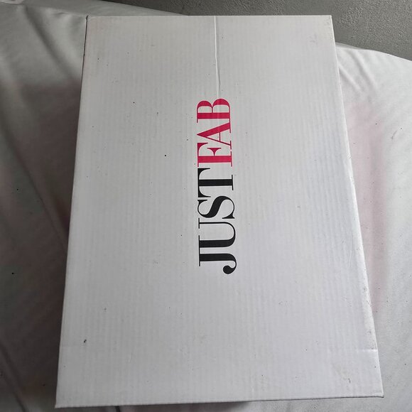 JustFab Women's Burgundy Quilted High-Top Sneakers w Gold Chain Detail Size 8.5 - Picture 9 of 9